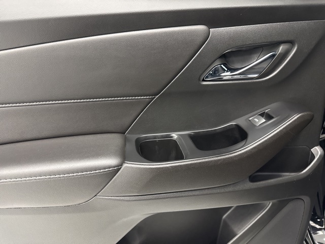 used 2023 Chevrolet Traverse car, priced at $28,988