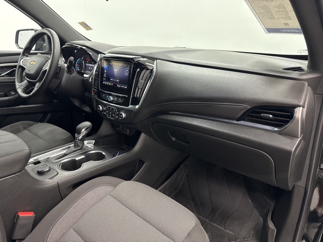 used 2023 Chevrolet Traverse car, priced at $28,988