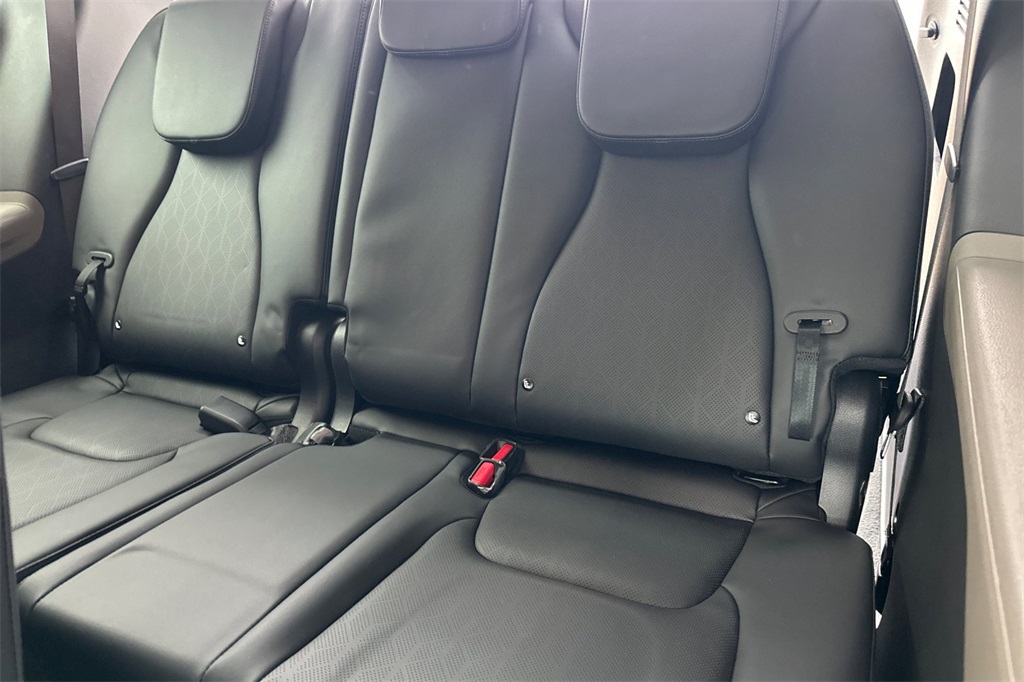 used 2025 Kia Carnival car, priced at $36,979