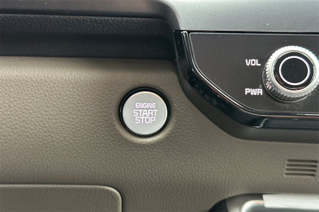 used 2025 Kia Carnival car, priced at $36,979