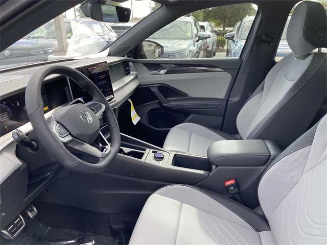 new 2025 Volkswagen Tiguan car, priced at $40,236