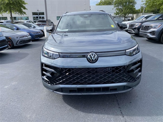 new 2025 Volkswagen Tiguan car, priced at $40,236