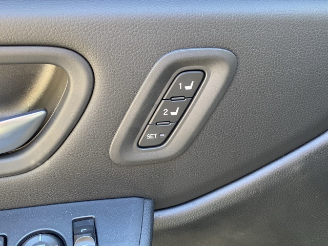 used 2025 Honda Pilot car, priced at $47,275