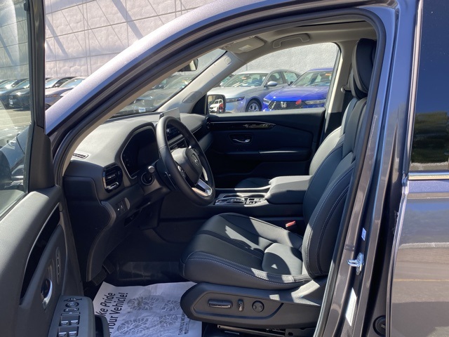 used 2025 Honda Pilot car, priced at $47,275