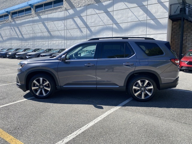 used 2025 Honda Pilot car, priced at $47,275