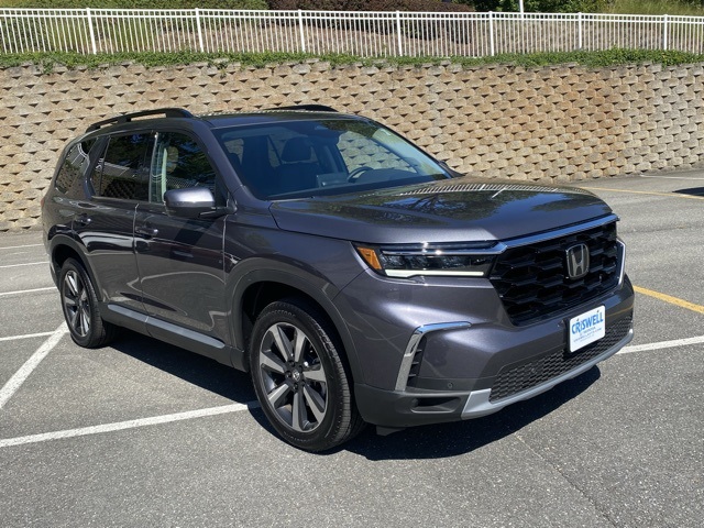 used 2025 Honda Pilot car, priced at $47,275