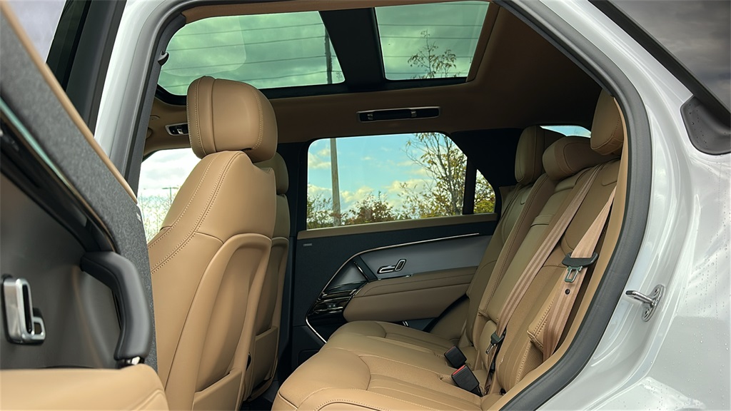 new 2025 Land Rover Range Rover Sport car, priced at $93,175