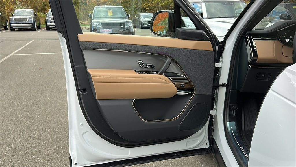 new 2025 Land Rover Range Rover Sport car, priced at $93,175