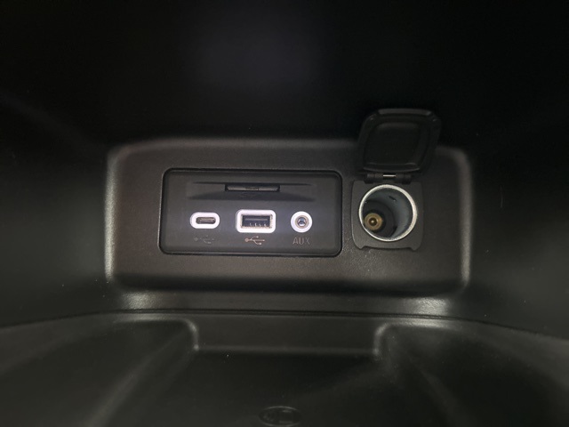 used 2021 Chevrolet Equinox car, priced at $24,000