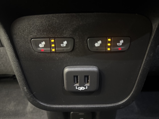 used 2021 Chevrolet Equinox car, priced at $24,000