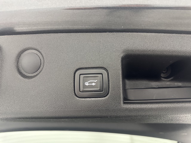 used 2021 Chevrolet Equinox car, priced at $24,000