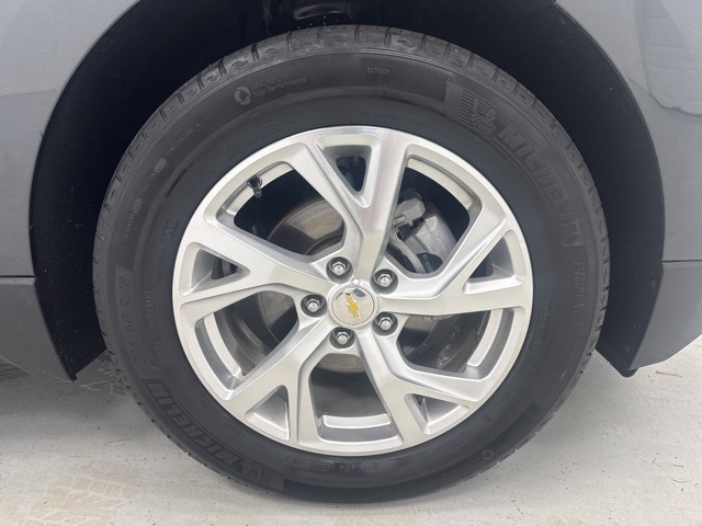 used 2021 Chevrolet Equinox car, priced at $24,000