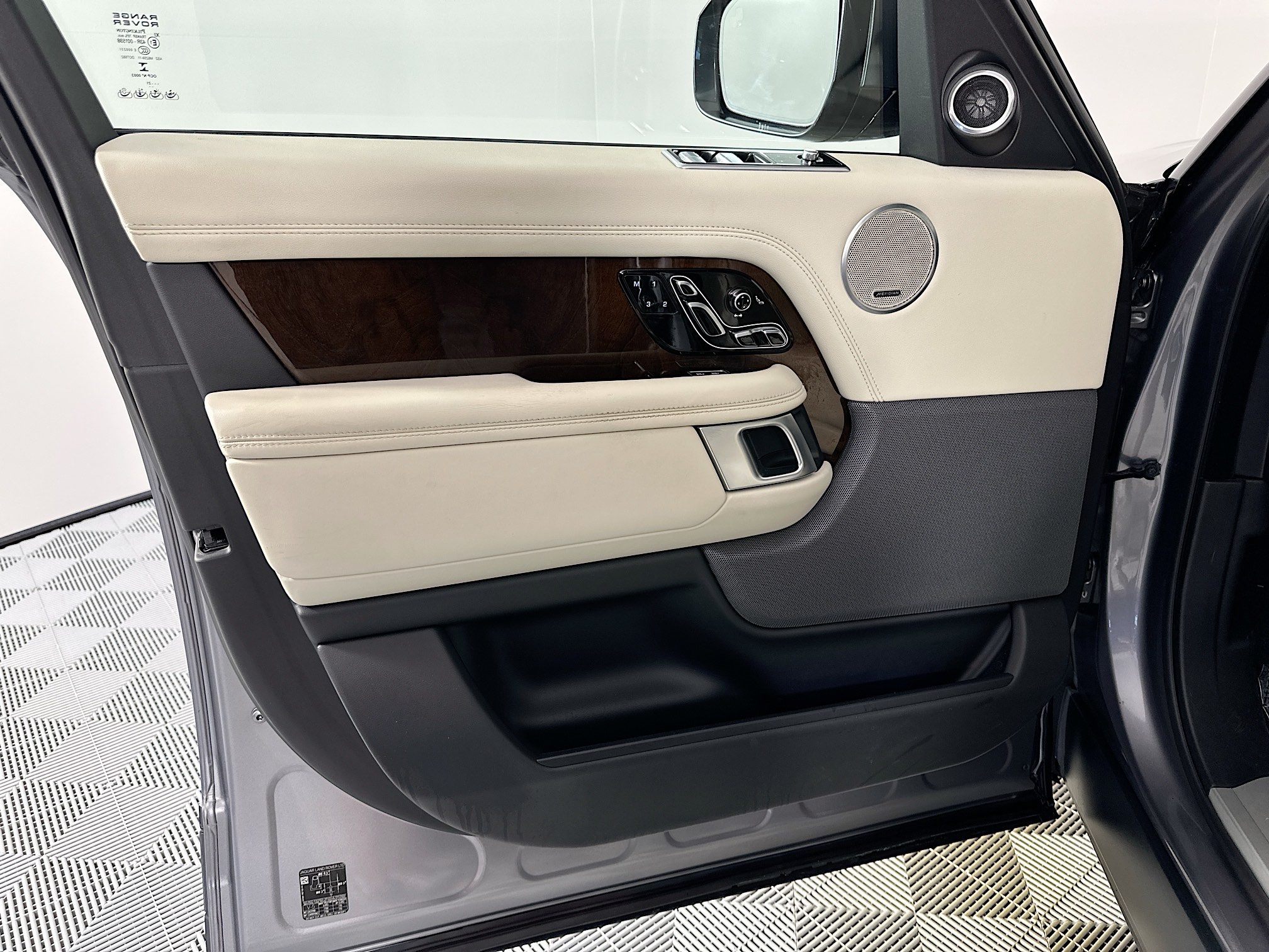 used 2021 Land Rover Range Rover car, priced at $57,995