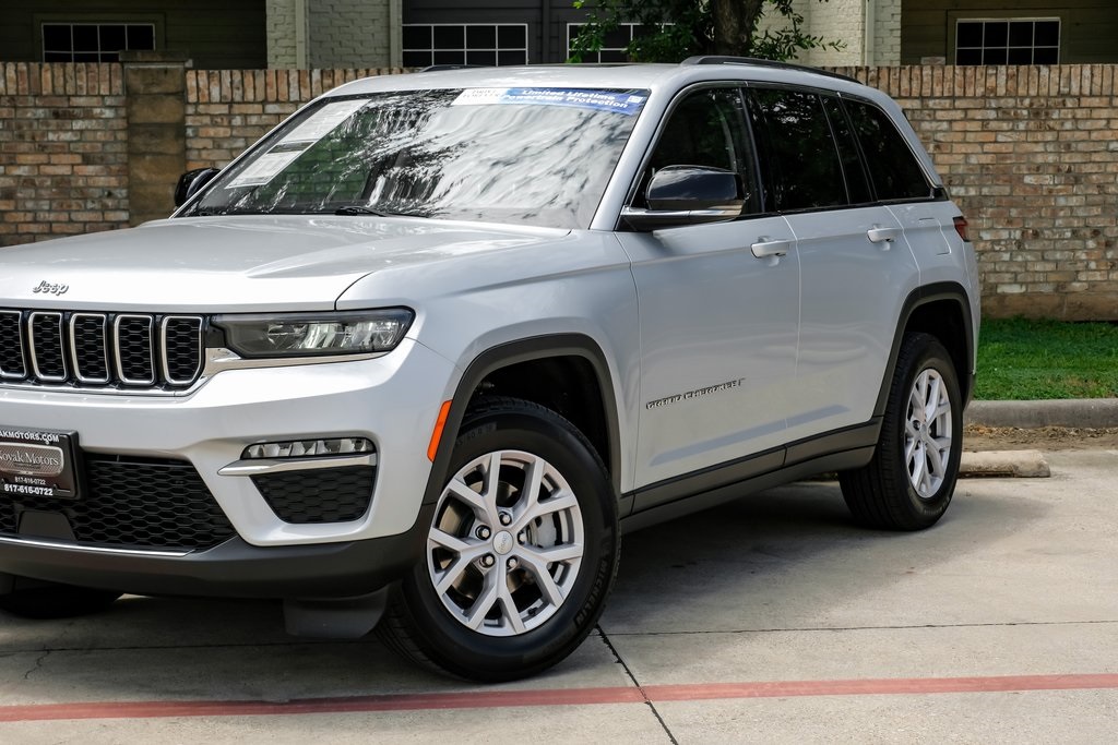 used 2022 Jeep Grand Cherokee car, priced at $31,497