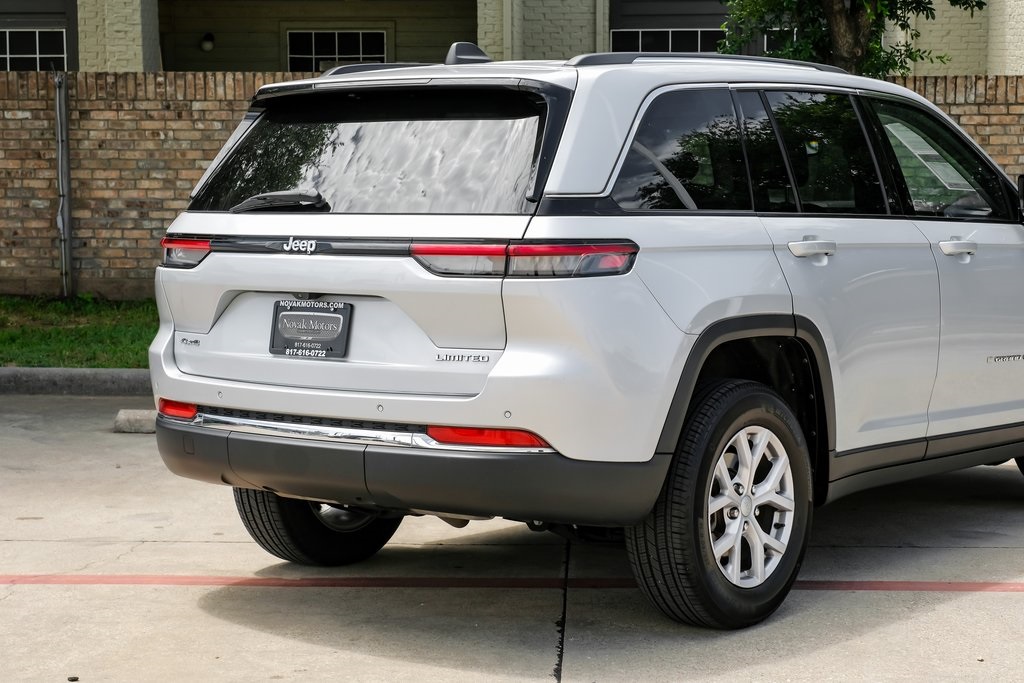 used 2022 Jeep Grand Cherokee car, priced at $31,497