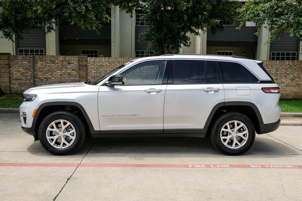 used 2022 Jeep Grand Cherokee car, priced at $31,497