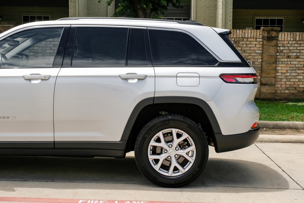 used 2022 Jeep Grand Cherokee car, priced at $31,497