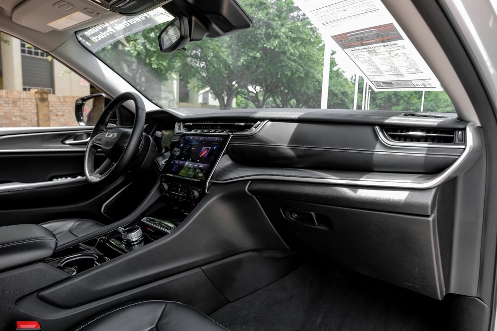 used 2022 Jeep Grand Cherokee car, priced at $31,497