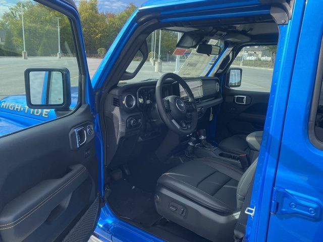 new 2025 Jeep Gladiator car, priced at $40,078