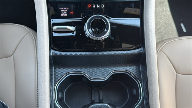 new 2025 Jeep Grand Cherokee car, priced at $46,275