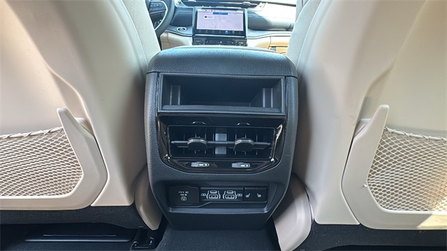 new 2025 Jeep Grand Cherokee car, priced at $46,275
