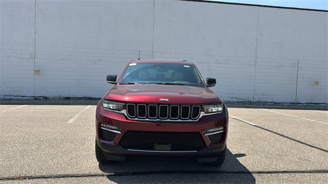 new 2025 Jeep Grand Cherokee car, priced at $46,275