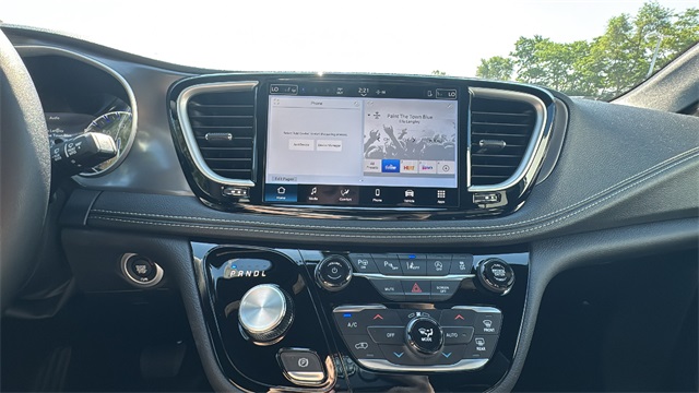 new 2025 Chrysler Pacifica car, priced at $47,169