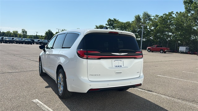 new 2025 Chrysler Pacifica car, priced at $47,169