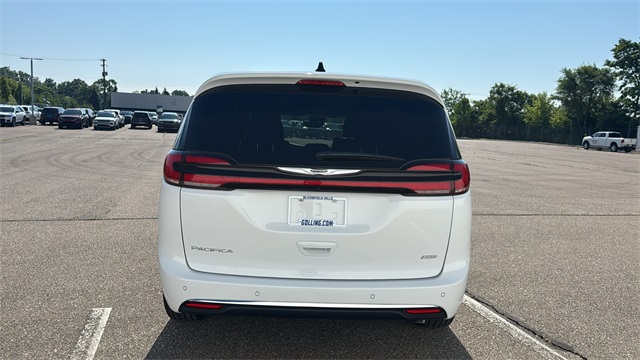new 2025 Chrysler Pacifica car, priced at $47,169
