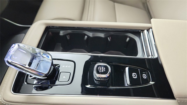 new 2026 Volvo XC90 Plug-In Hybrid car, priced at $94,085