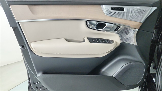 new 2026 Volvo XC90 Plug-In Hybrid car, priced at $94,085