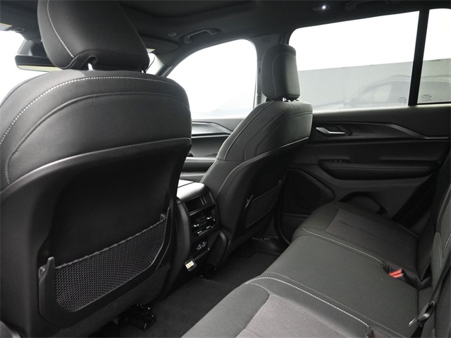 new 2025 Jeep Grand Cherokee car, priced at $42,170