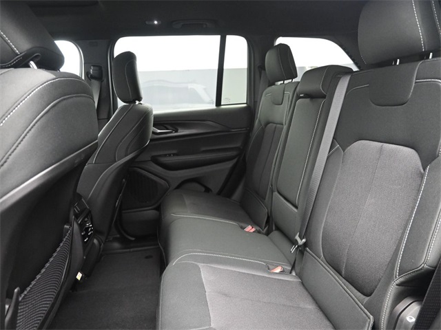 new 2025 Jeep Grand Cherokee car, priced at $42,170