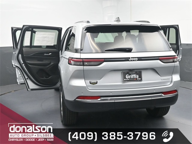 new 2025 Jeep Grand Cherokee car, priced at $42,170