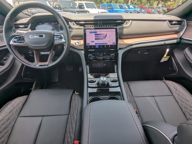new 2025 Jeep Grand Cherokee car, priced at $57,180