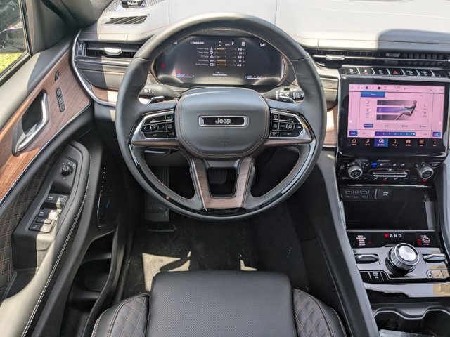 new 2025 Jeep Grand Cherokee car, priced at $57,180