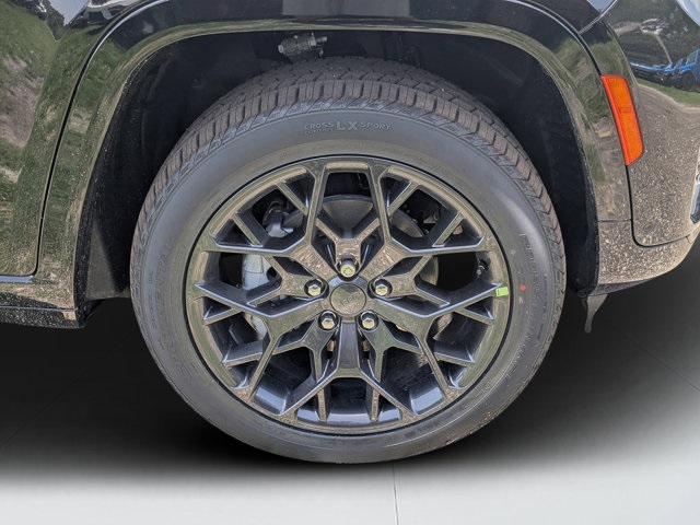 new 2025 Jeep Grand Cherokee car, priced at $57,180