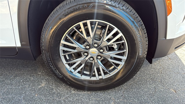 new 2026 Chevrolet Traverse car, priced at $43,120