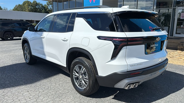 new 2026 Chevrolet Traverse car, priced at $43,120