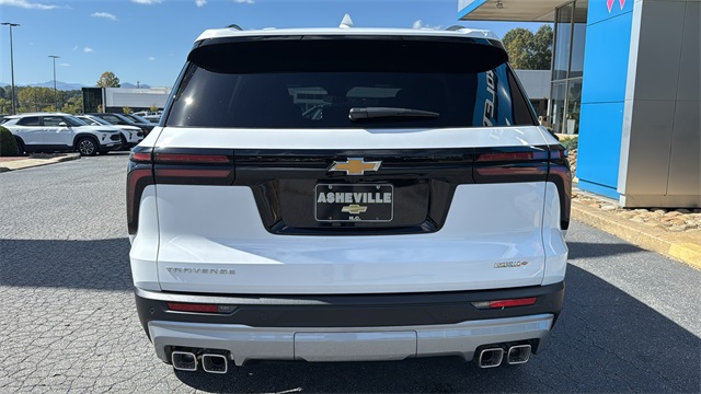 new 2026 Chevrolet Traverse car, priced at $43,120