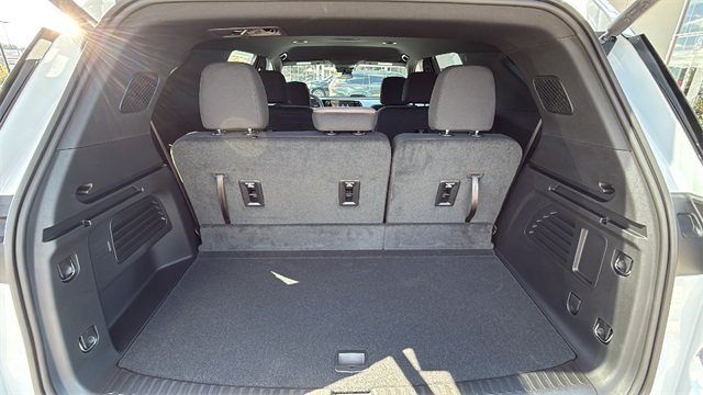 new 2026 Chevrolet Traverse car, priced at $43,120