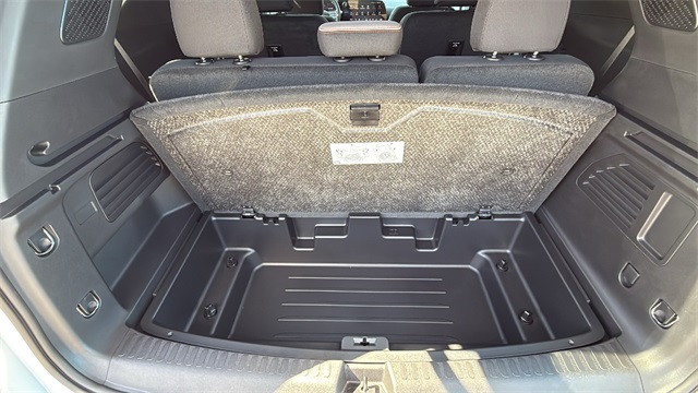 new 2026 Chevrolet Traverse car, priced at $43,120