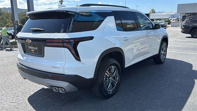 new 2026 Chevrolet Traverse car, priced at $43,120