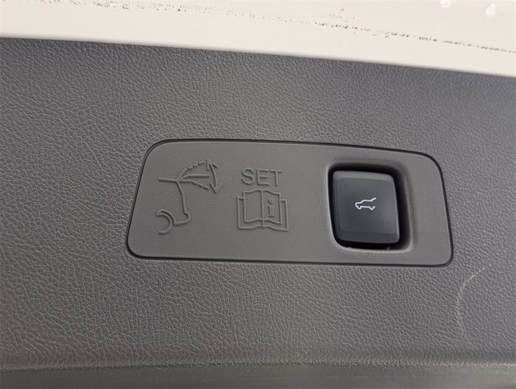 used 2022 Lincoln Corsair car, priced at $25,500