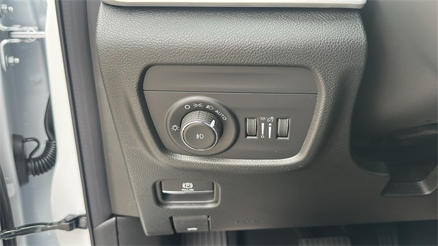 new 2025 Jeep Grand Cherokee car, priced at $44,494