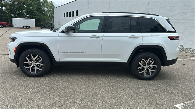 new 2025 Jeep Grand Cherokee car, priced at $44,494