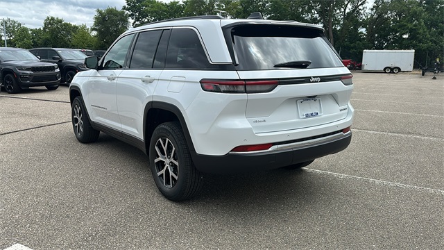 new 2025 Jeep Grand Cherokee car, priced at $44,494