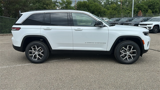 new 2025 Jeep Grand Cherokee car, priced at $44,494