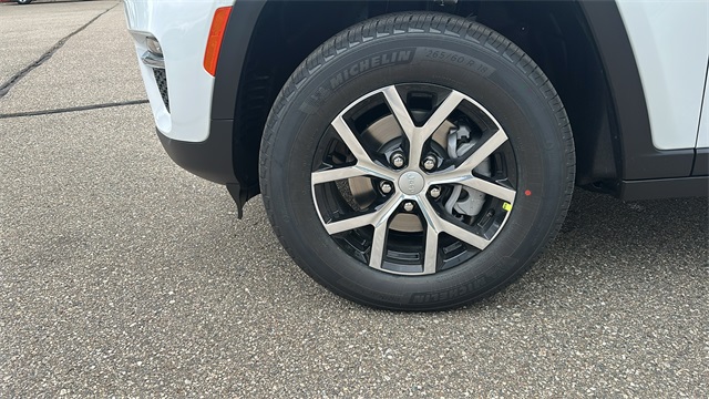 new 2025 Jeep Grand Cherokee car, priced at $44,494