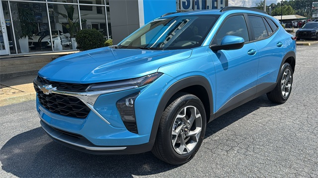 new 2025 Chevrolet Trax car, priced at $25,085